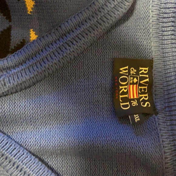 Sweater - Picture 4 of 5